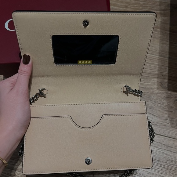 Gucci Wallet on Chain - Picture 3 of 4